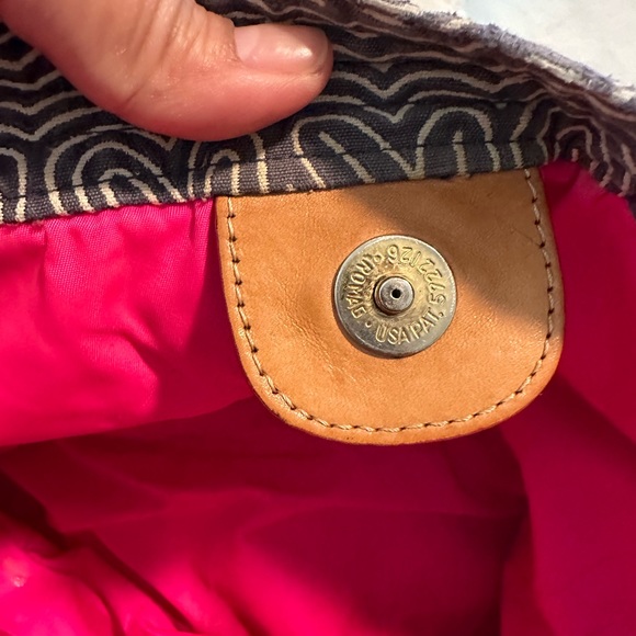 Dooney and Bourke scribble pattern tote with small bag included - Picture 6 of 15